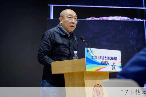 《小飞机》的火爆,不仅仅是因为其独特的创意和魔性的旋律,更深层次地反映了当代社会对于游戏文化的接受与认同,随着电子竞技的兴起和互联网文化的普及,游戏已经不再是简单的娱乐方式,而是一种新的社交语言和文化现象,人们通过游戏结识朋友、分享快乐、释放压力,甚至在游戏世界中寻找自我价值和归属感。《小飞机》的出现,正是这一社会心理在音乐领域的投射,它以一种轻松幽默的方式,让更多人感受到游戏文化的魅力,同时也促使我们反思游戏与现实的关系。