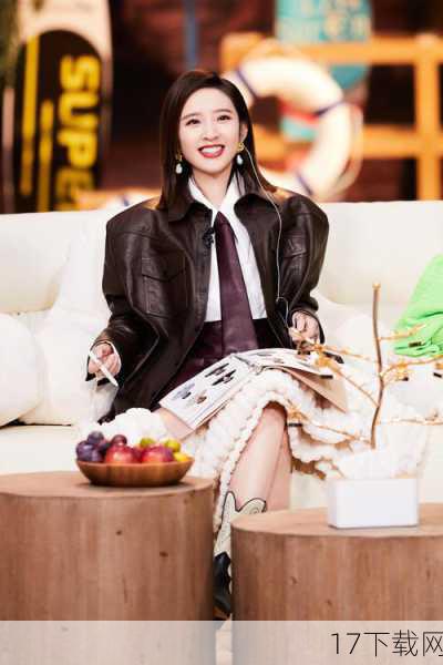 答:中戏开学典礼上的清纯萌妹之所以能迅速走红网络,主要有以下几个原因:她的外貌酷似大S,这让她在第一时间就吸引了大量网友的关注和讨论;她的气质清新脱俗,给人一种与众不同的感觉,这也让她在众多美女中脱颖而出;中戏作为艺术界的摇篮,本身就有着极高的关注度和话题性,而开学典礼更是备受瞩目的时刻,因此这位清纯萌妹的出现也顺势成为了网友们关注的焦点,再加上现代社交媒体的传播力量,使得她的走红变得水到渠成。