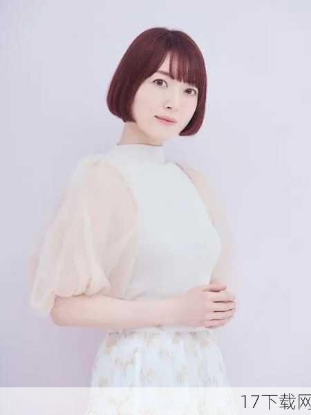 而最近,声优界的知名人士钉宫理惠也加入了这一行列,成为了亚洲“表情三巨头”的新成员,钉宫理惠以其独特的声线和精湛的演技,在声优界享有极高的声誉,她的声音温柔而富有感染力,无论是为动漫角色配音还是演唱主题曲,都能深深打动观众的心。