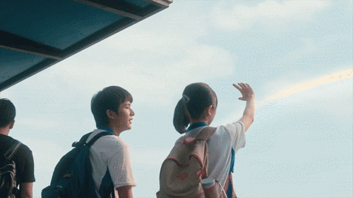 动图五:共读时光,心灵相通
