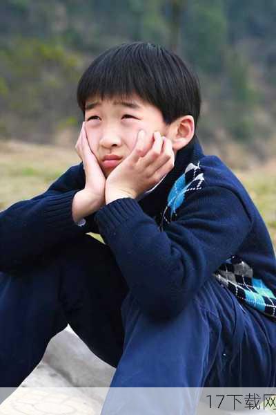 石云鹏(唐小龙):同样是在《家有儿女新传》里出演主要角色,石云鹏也演过不少戏,是位经验丰富的童星,他还演过《欢乐颂》里安迪的弟弟、《长安十二时辰》里的刘宗器,今年还在《大江大河3》以及《南来北往》中贡献了不错的表演。
