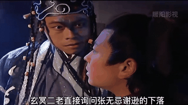 百里屠苏,这个名字本身就带着一股悲壮的气息,他身负煞气,自幼失去双亲,被紫胤真人收养并传授武艺,他的命运似乎从一开始就被注定了——他既是人,也是剑,是那把能够斩妖除魔的焚寂之剑的宿主,这样的身份让他在人世间行走时,总是带着一份难以言说的孤独与沉重。